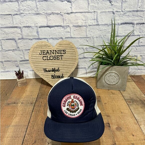 Vintage 80's Las Vegas Circus Circus Trucker Hat,  Adjustable Embroidered - Picture 9 of 10